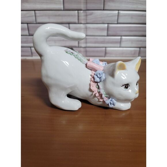 White Porcelain Ceramic Cat with Sculpted Blue Roses/ Pink Bow/ Circa 1960 #A41 - Picture 3 of 8